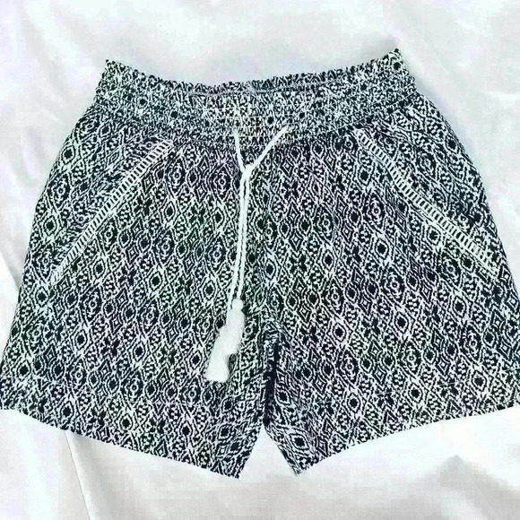 Briggs New York Pants - ✨Like New✨ Briggs Linen Blend Pull-On Shorts, Blue & White, Size XS